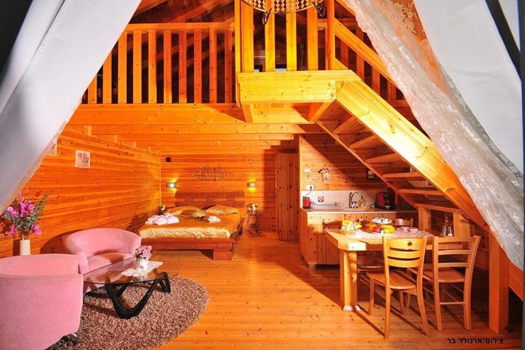 Between Sunrise And Sunset Suites Ya'ara Екстер'єр фото