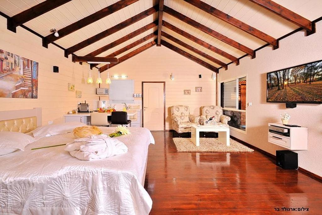 Between Sunrise And Sunset Suites Ya'ara Екстер'єр фото